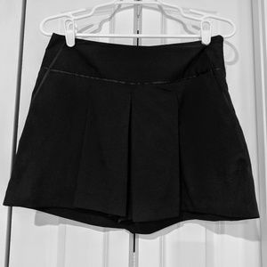 New Elle Tailored A-line, Pleated Black Shorts